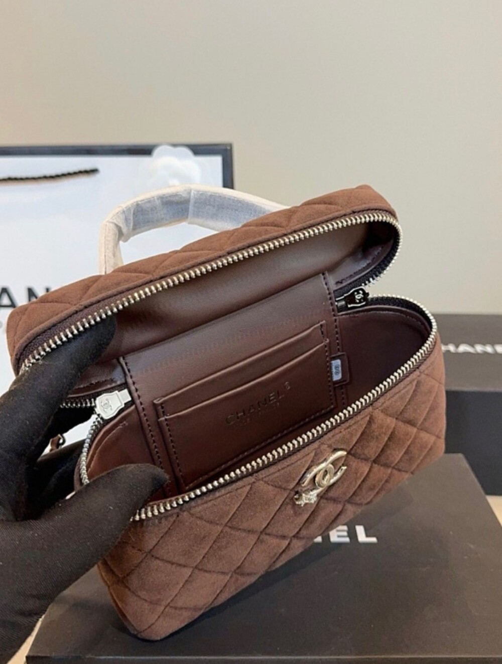 Chanel VIP Bag - Picture 6 of 7